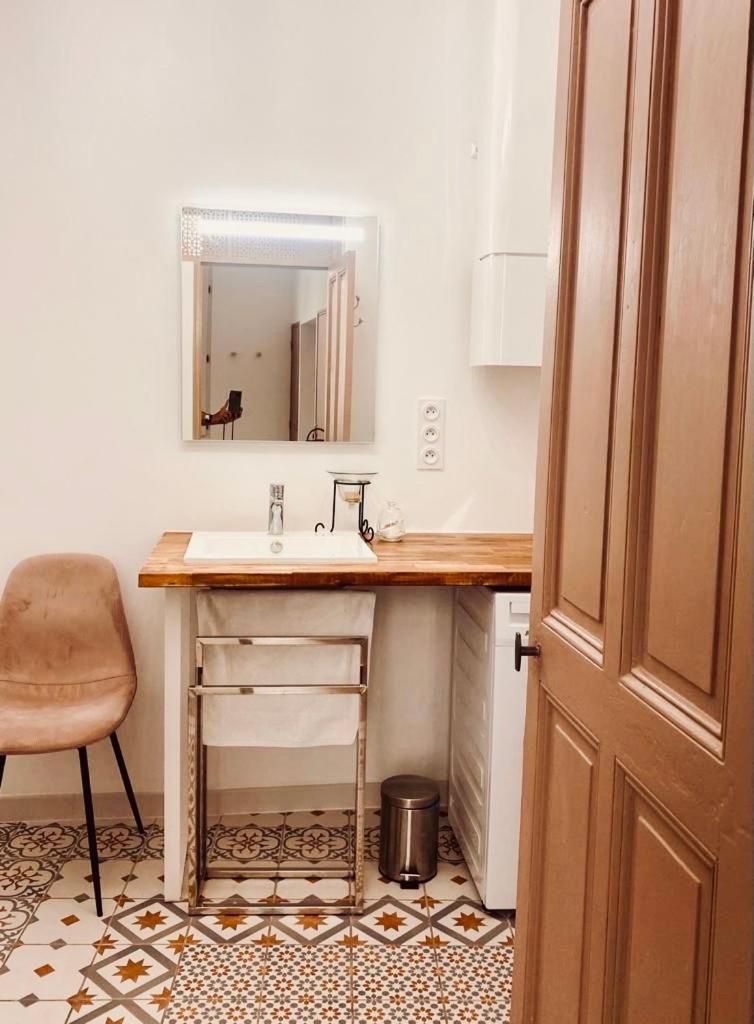 Appartement De Charme Avignone Esterno foto